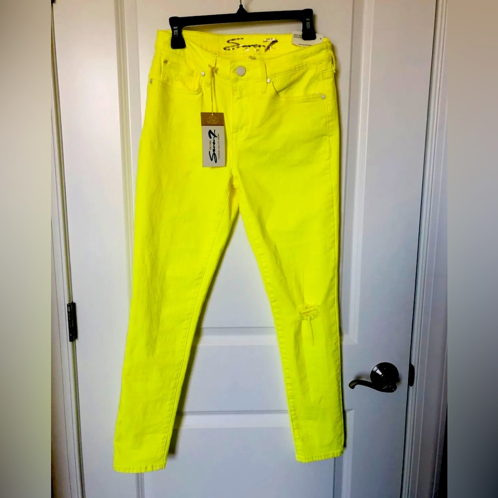 NWT SEVEN7 Premium Denim
High Rise Hollywood SKINNY JEANS Handcrafted Lemon Sz 6